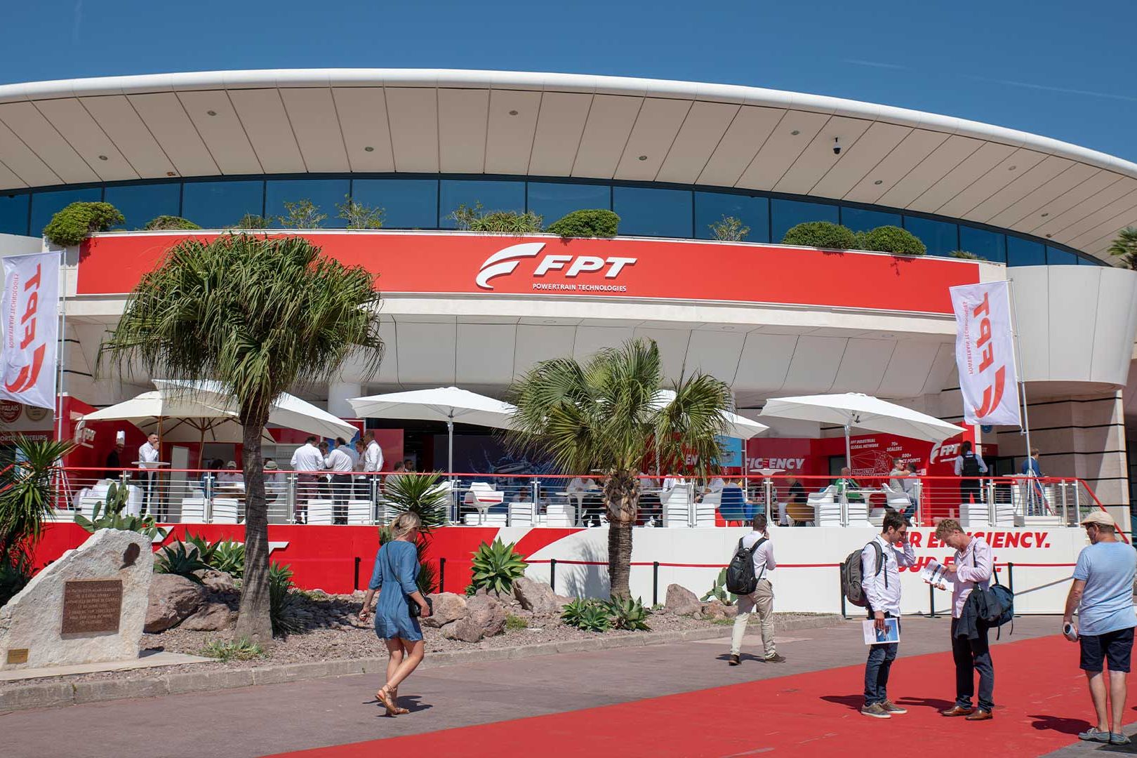 stand FTP esterno a Cannes
